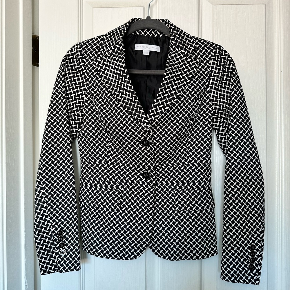 NY&C Black & White patterned blazer jacket